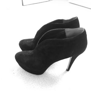 Nine West Suede Ankle Booties - nearly new